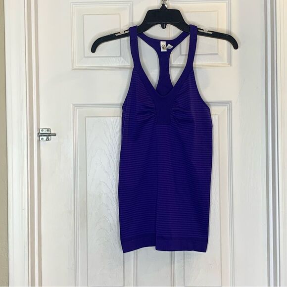 Under Armour Women's Perfect Seamless Tank Size Small Color Monarch - Picture 1 of 11